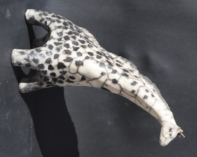 Girafe en grès émaillée transparent et enfumée stage de raku